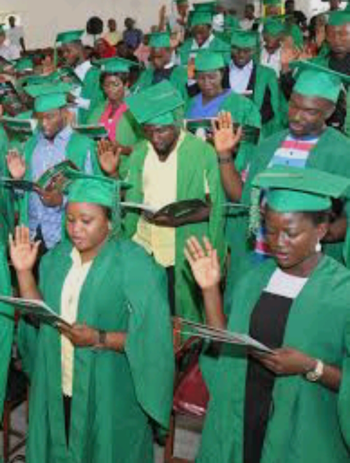 How do University of Abuja admits student